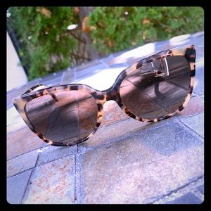 Gucci women’s Sunglasses
